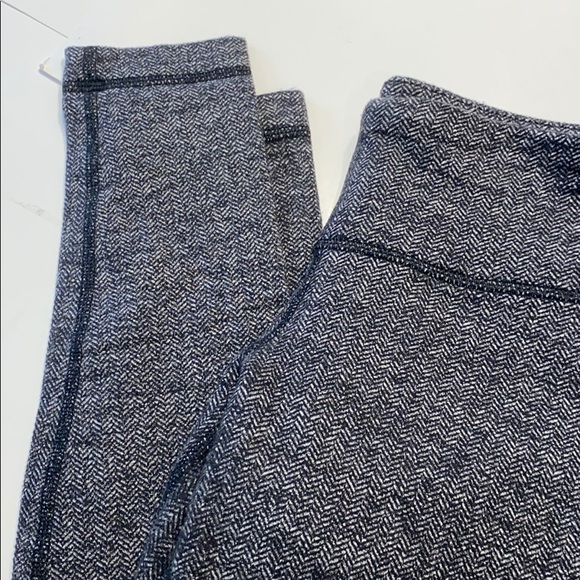 LuluLemon herringbone leggings - Picture 4 of 4